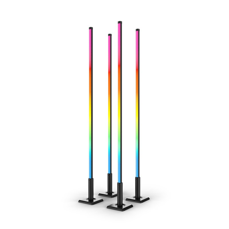 Vier CHAUVET DJ Freedom Flex Stick LED-Stäbe mit Farbverlauf auf Standfüßen
